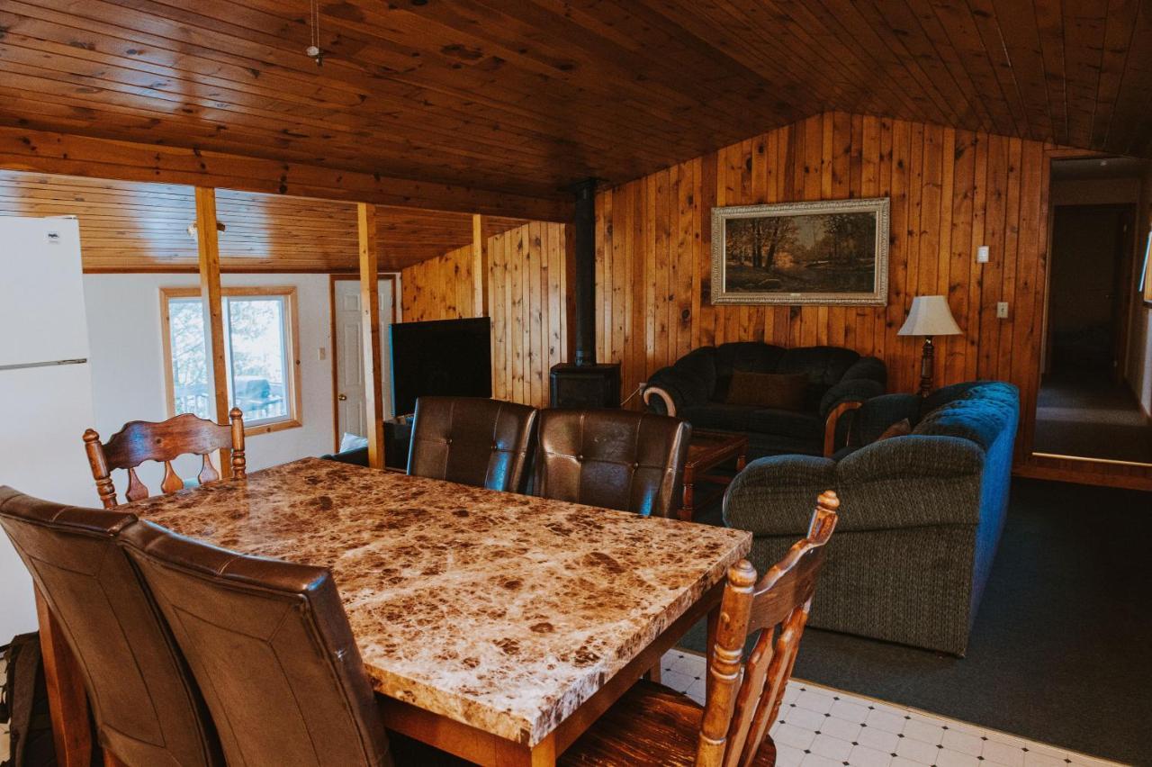 Lang Lake Resort Espanola Exteriér fotografie